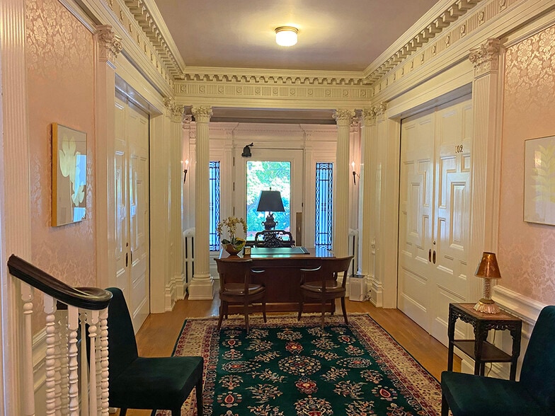 More Photos Of 1012 SW King Ave, Portland Office For Lease