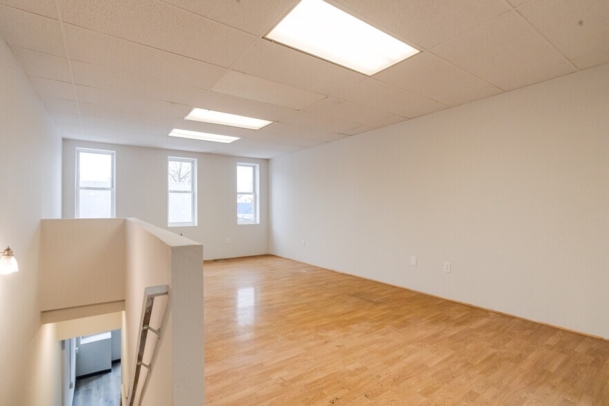 More Photos Of 6419 Harford Rd, Baltimore Office For Sale