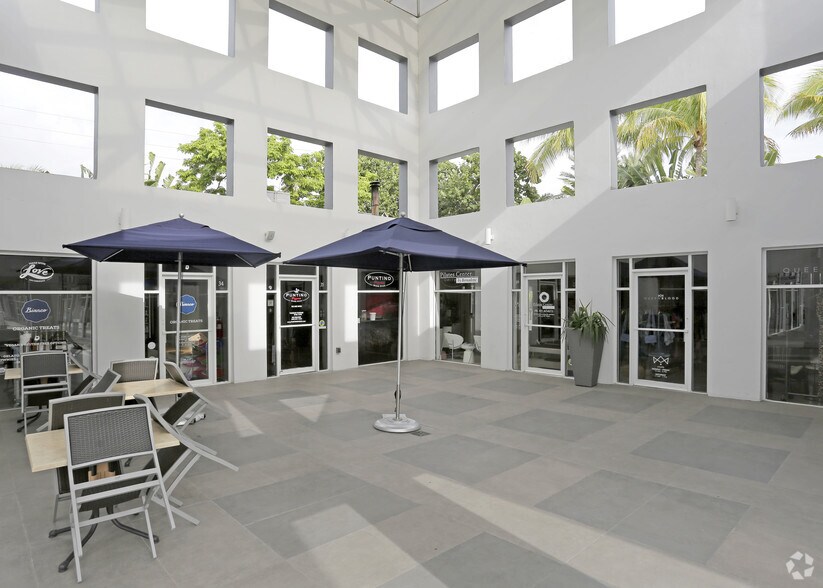 More Photos Of 260 Crandon Blvd, Key Biscayne Bank For Lease