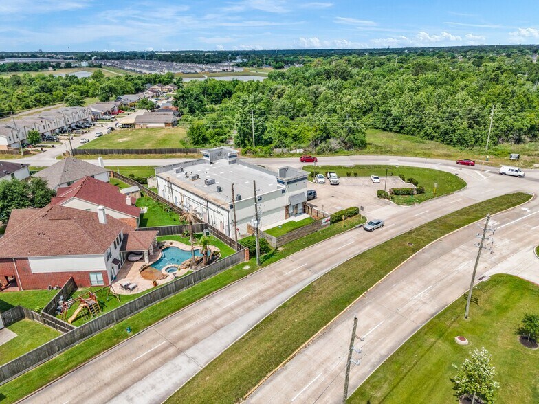 More Photos Of 12755 Walters Rd, Houston Storefront Retail Office For Lease