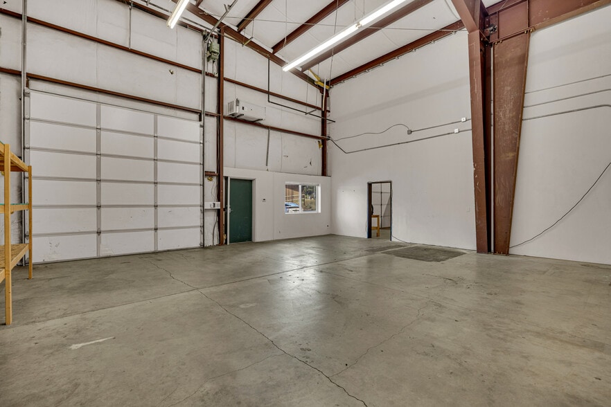 More Photos Of 56857 Enterprise Dr, Sunriver General Retail For Lease