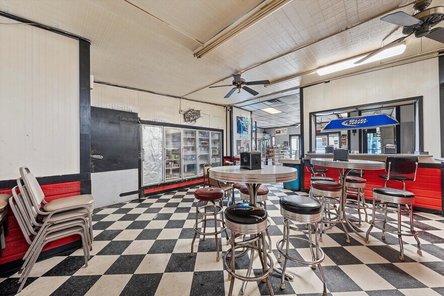 More Photos Of 201 W Oak St, West Service Station For Sale