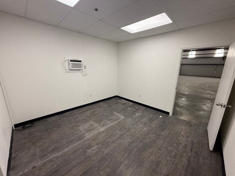 More Photos Of 3943 S Interstate 35, New Braunfels Unknown For Lease