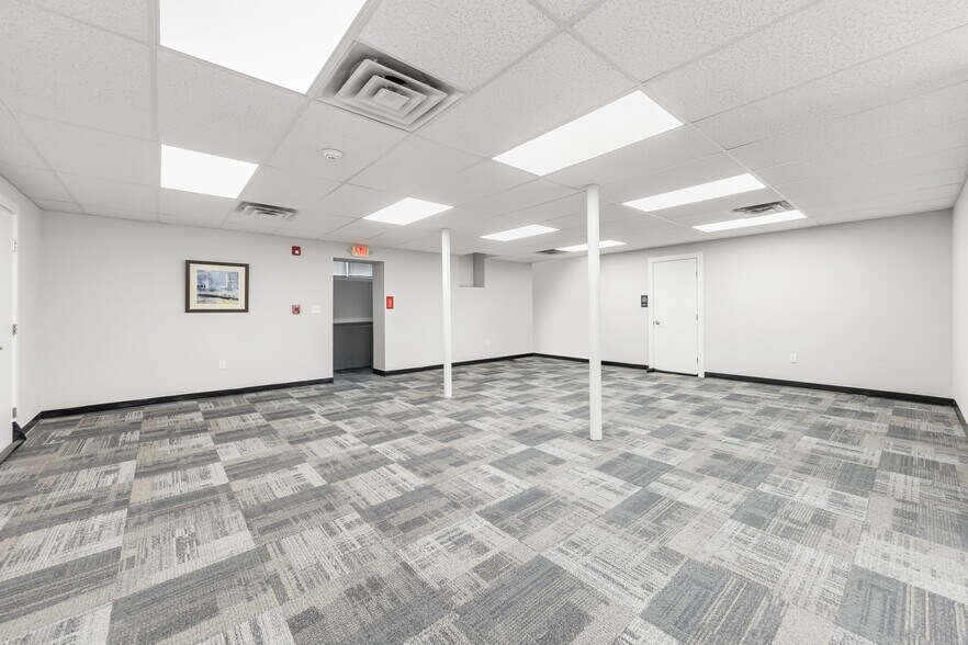 More Photos Of 212 Gateway Blvd, Westville Office Residential For Sale