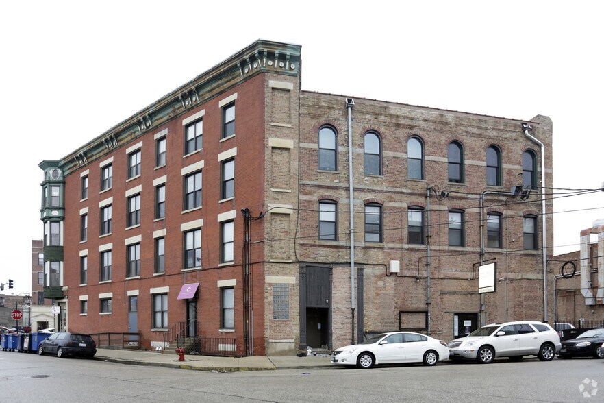 More Photos Of 1105 W Chicago Ave, Chicago Loft Creative Space For Lease