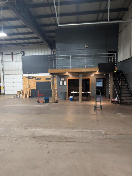 More Photos Of 1119 Center St, North Mankato Warehouse For Sale