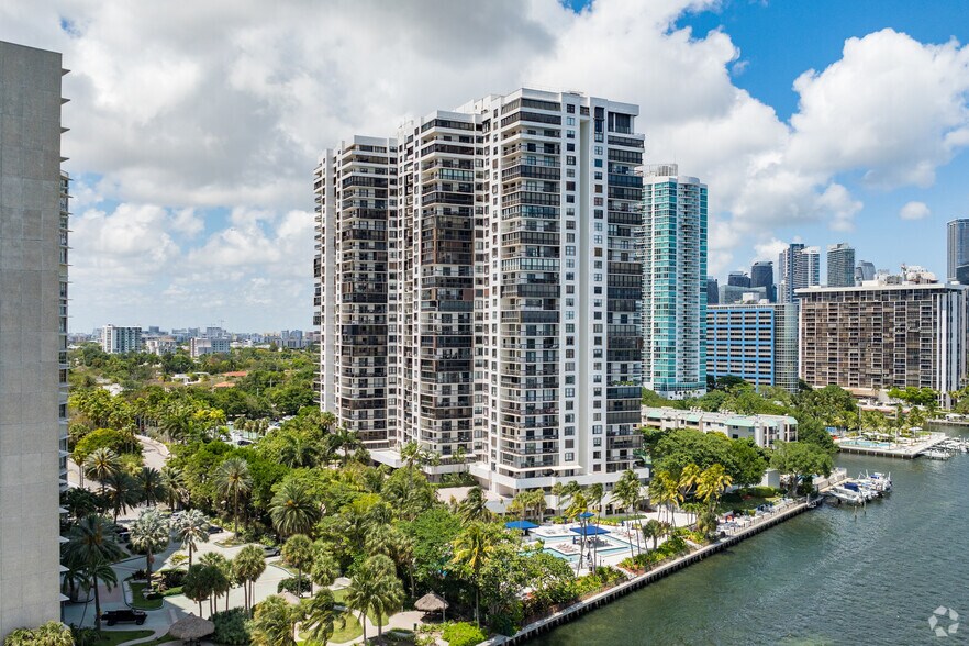 More Photos Of 2333 Brickell Ave, Miami Apartments For Sale