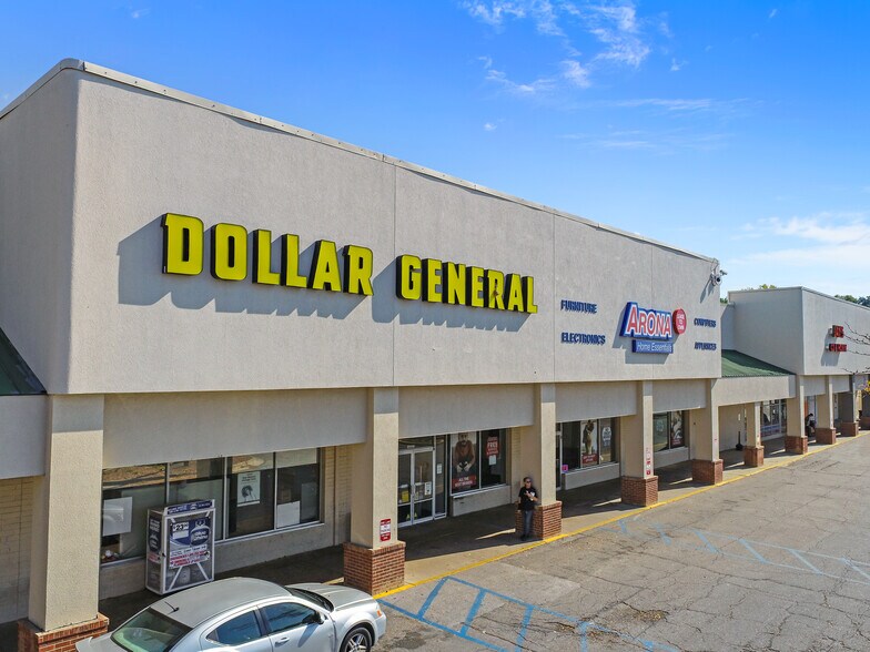 More Photos Of 3405-3411 SE 14th St, Des Moines General Retail For Lease