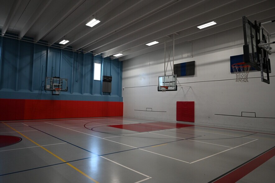 More Photos Of 1426 E Lincolnway, Cheyenne Sports And Entertainment For Sale