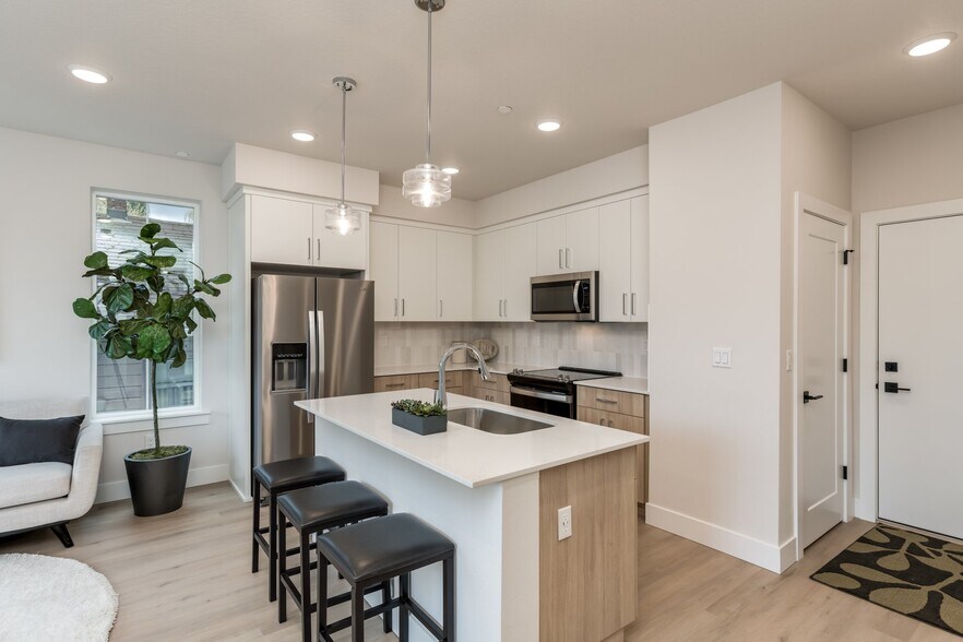 More Photos Of 3591 N Michigan Ave, Portland Apartments For Sale