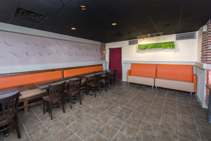More Photos Of 1145 Easton Rd, Abington Township Bar For Sale