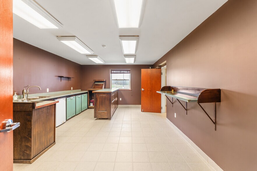 More Photos Of 4647 Reservoir Rd, Geneseo Flex For Sale