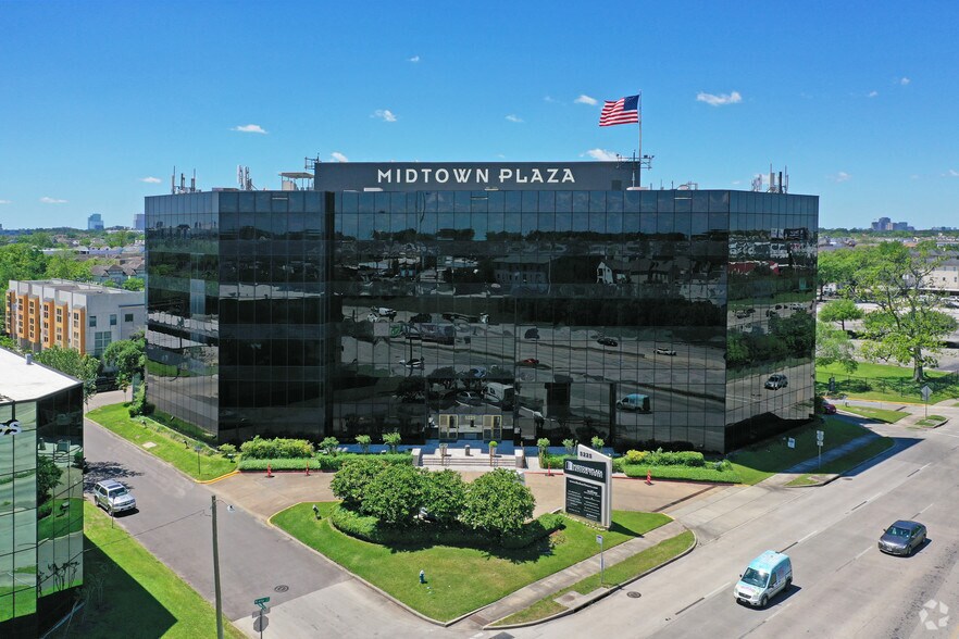 More Photos Of 5225 Katy Fwy, Houston Office For Lease