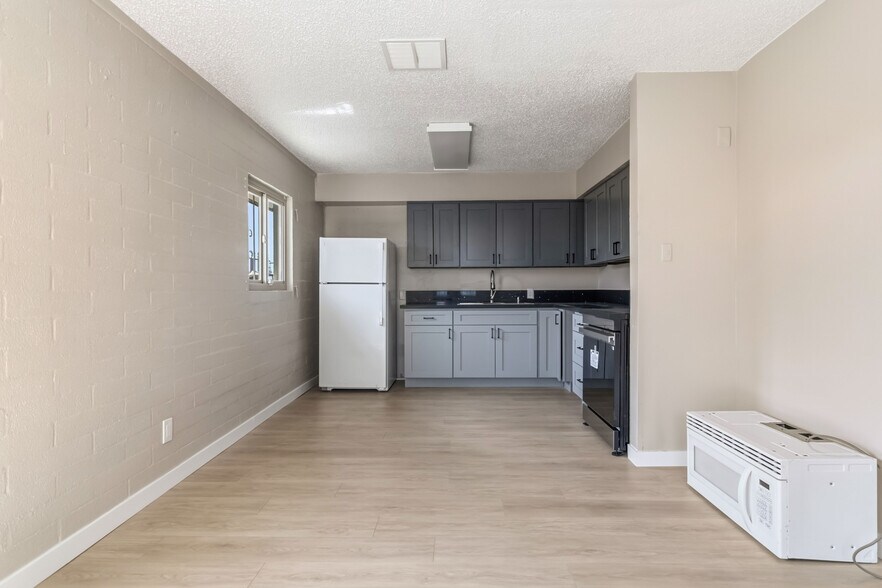 More Photos Of 1211 S Eastern Ave, Las Vegas Office For Lease