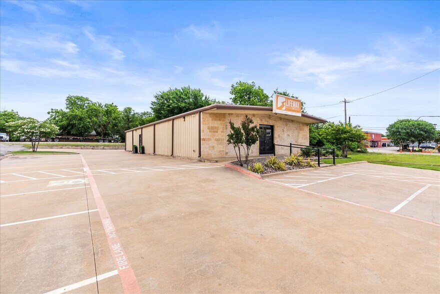 More Photos Of 106 E Princeton Dr, Princeton Storefront Retail Office For Sale