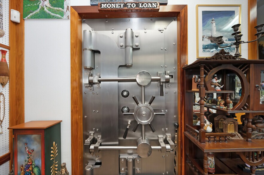 More Photos Of 7800 Fair Oaks Blvd, Carmichael Freestanding For Sale