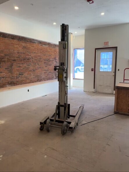 More Photos Of 300 Main St, Southbridge Storefront Retail Office For Lease