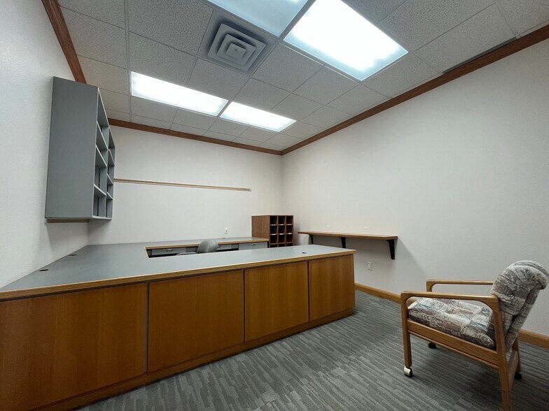 More Photos Of 10858 FM 346 W, Flint Office For Sale