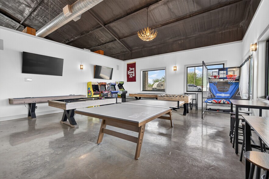 More Photos Of 9630 E US Highway 190, Rogers Trailer Camper Park For Sale