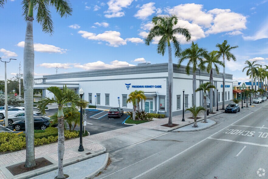 Primary Photo Of 2700 Hollywood Blvd, Hollywood Medical For Lease