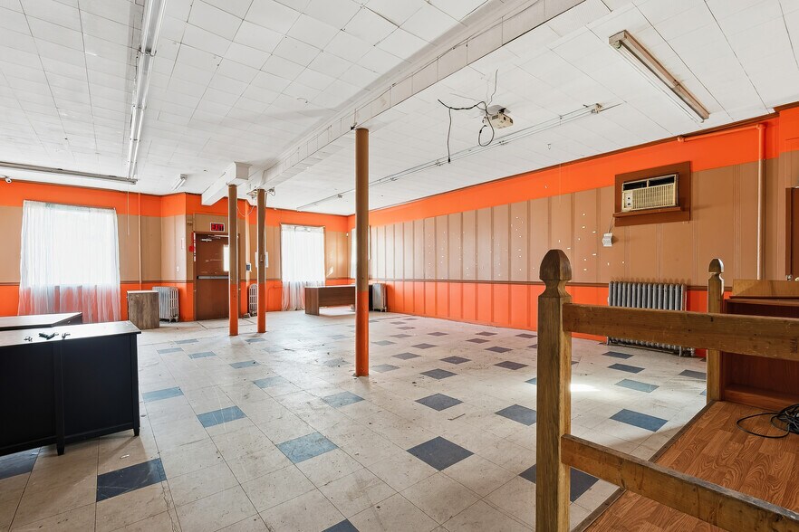 More Photos Of 8 W Olive St, Scranton Office For Sale