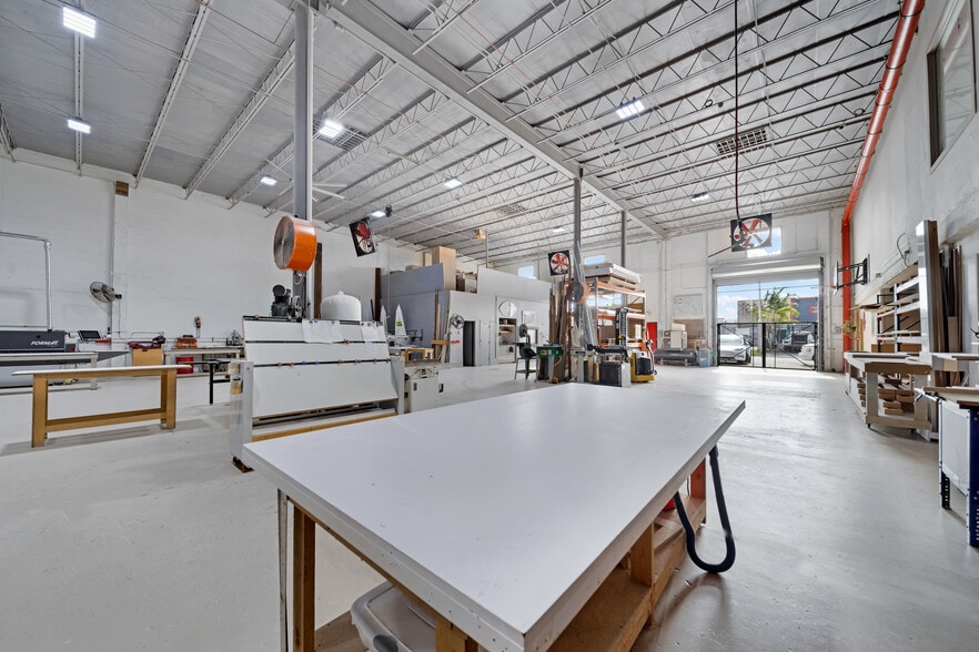 More Photos Of 3141 NW 40th St, Miami Warehouse For Sale