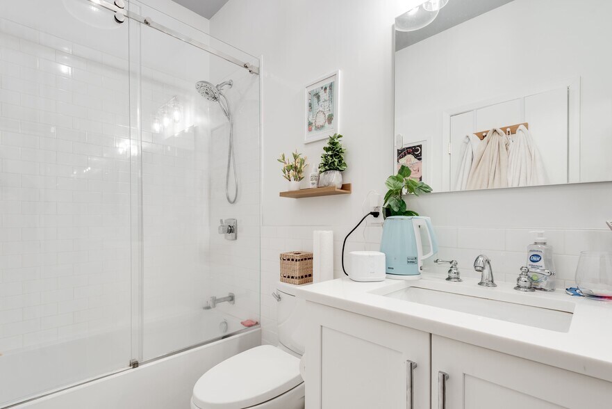 More Photos Of 626 Vanderbilt Ave, Brooklyn Apartments For Sale
