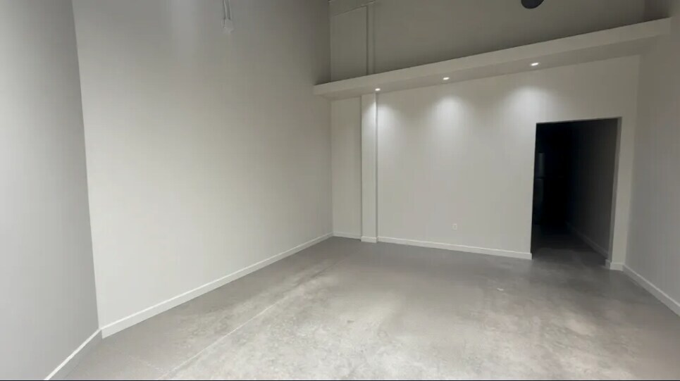 More Photos Of 15876 N 76th St, Scottsdale Office For Lease