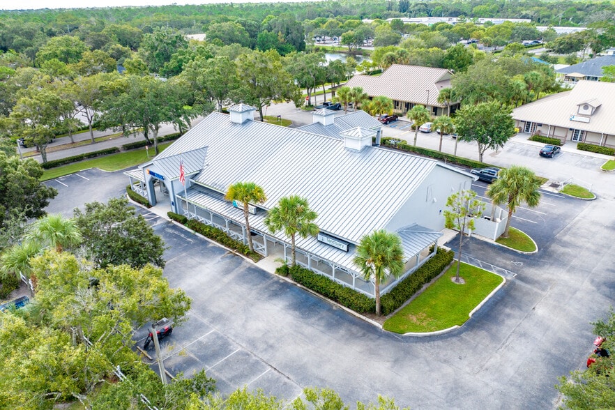 More Photos Of 10064 W Indiantown Rd, Jupiter Storefront For Sale