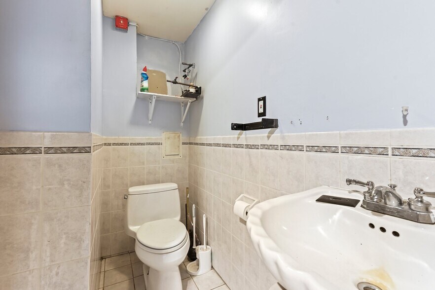 More Photos Of 1162 Raritan Rd, Clark General Retail For Sale