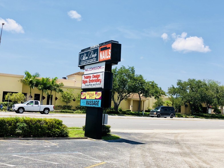 More Photos Of 4601 4th St N, Saint Petersburg Storefront Retail Office For Lease