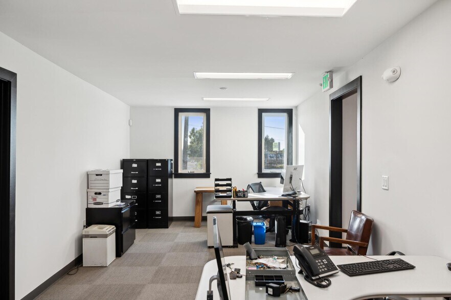 More Photos Of 1000 Calcot Pl, Oakland Warehouse For Sale