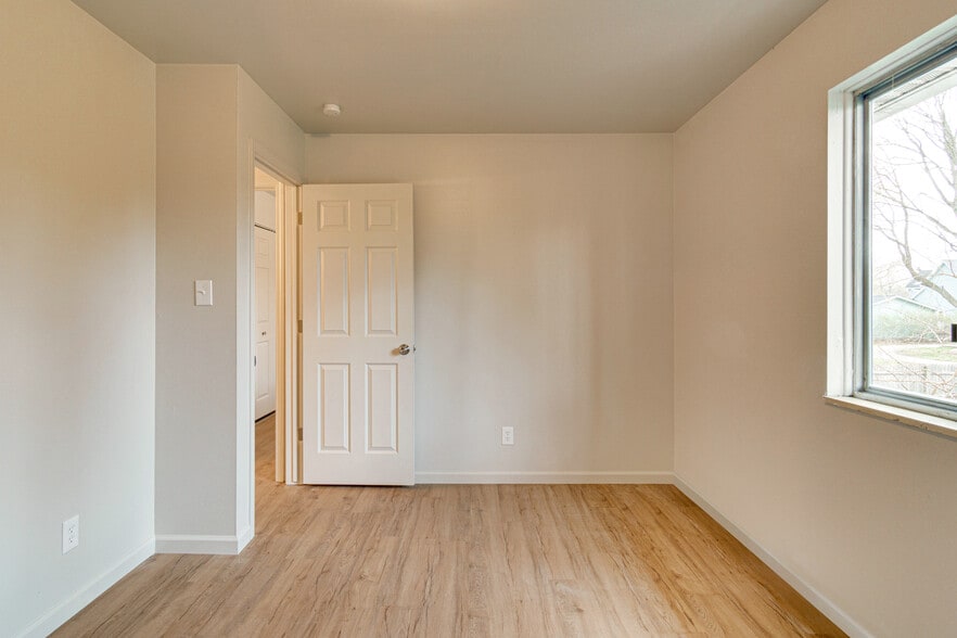 More Photos Of 112 N Hazelton St, Flushing Multifamily For Sale