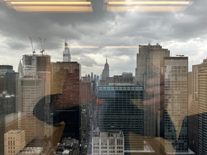 More Photos Of 712 Fifth Ave, New York Office For Lease