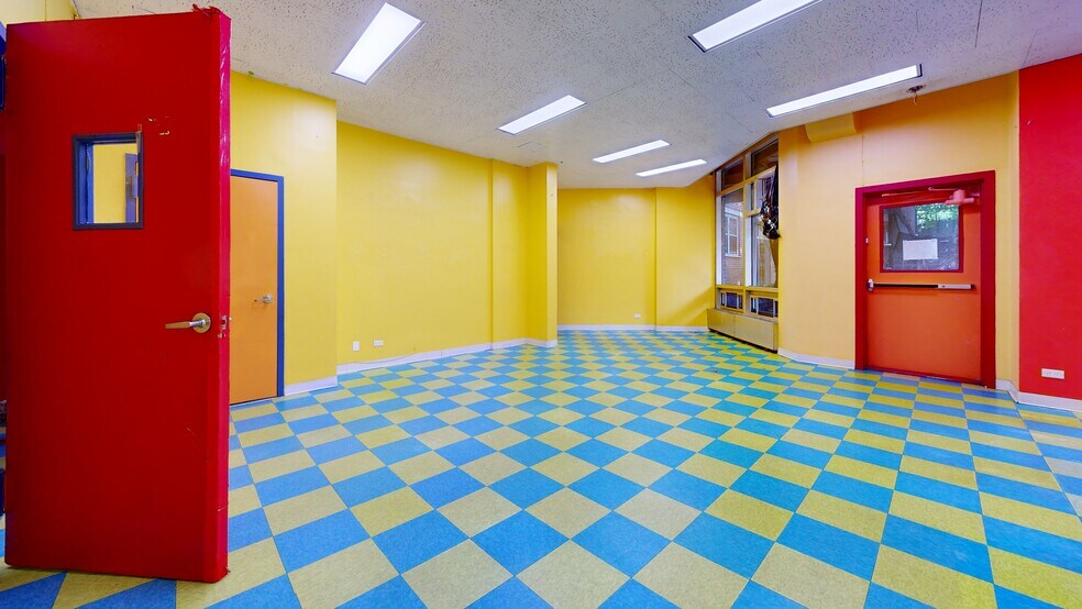 More Photos Of 6010 47th Ave, Woodside Specialty For Lease