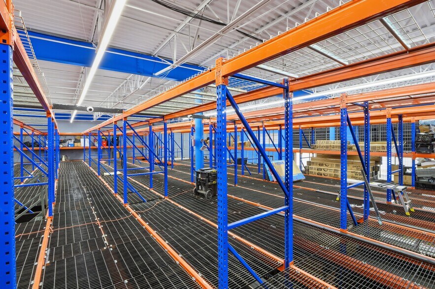 More Photos Of 610 Ryan Ave, Westville Warehouse For Lease