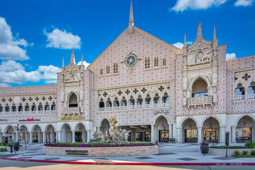 More Photos Of 19073 Interstate 45 S, Conroe General Retail For Lease