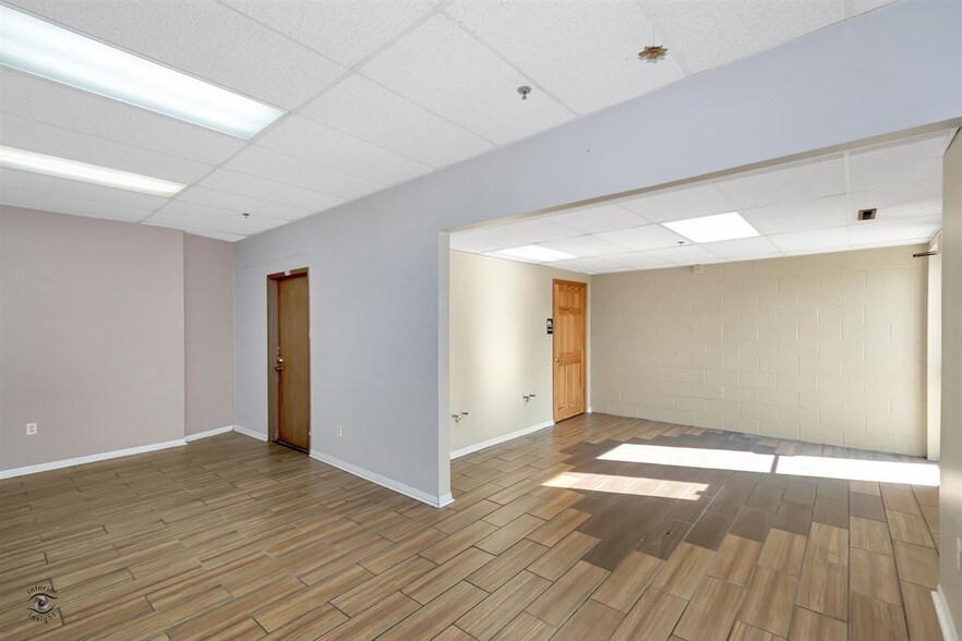 More Photos Of 400 N Schmidt Rd, Bolingbrook Office For Lease
