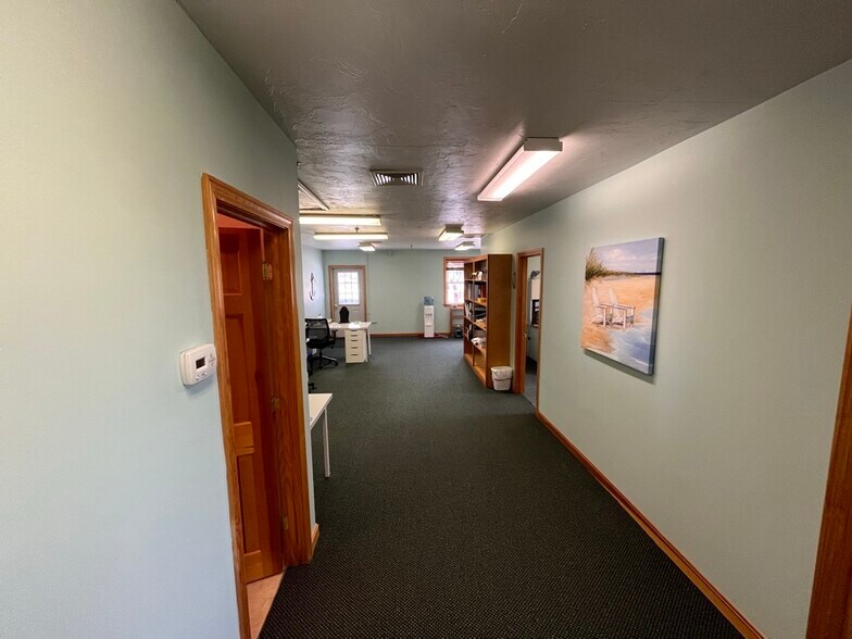 More Photos Of 4-6 Barlows Landing Rd, Pocasset Storefront Retail Office For Sale