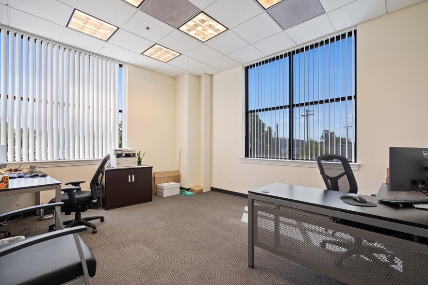 More Photos Of 1550 Airport Blvd, Santa Rosa Office For Lease