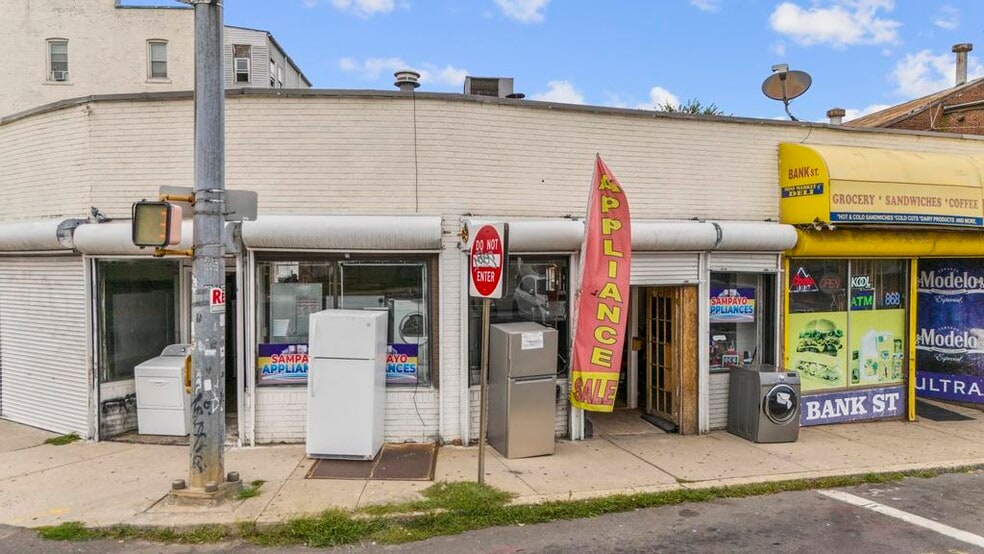 More Photos Of 868-872 Bank St, Waterbury Storefront Retail Residential For Sale