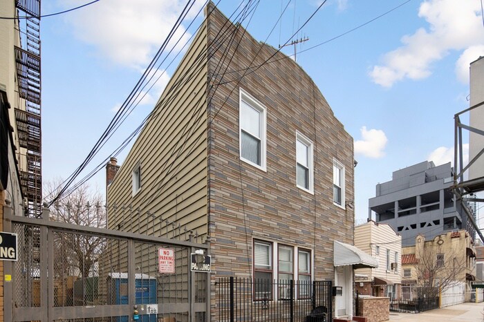 More Photos Of 3911 27th St, Long Island City Apartments For Sale