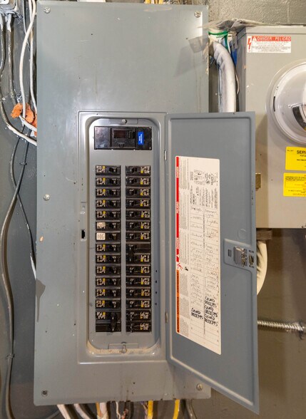 More Photos Of 3600 S Hanover St, Baltimore Storefront For Sale