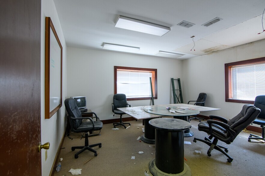 More Photos Of 440 Frankston St, Jacksonville Warehouse For Sale