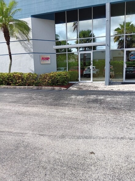 More Photos Of 16155 W 117th Ave, Miami Light Distribution For Sale