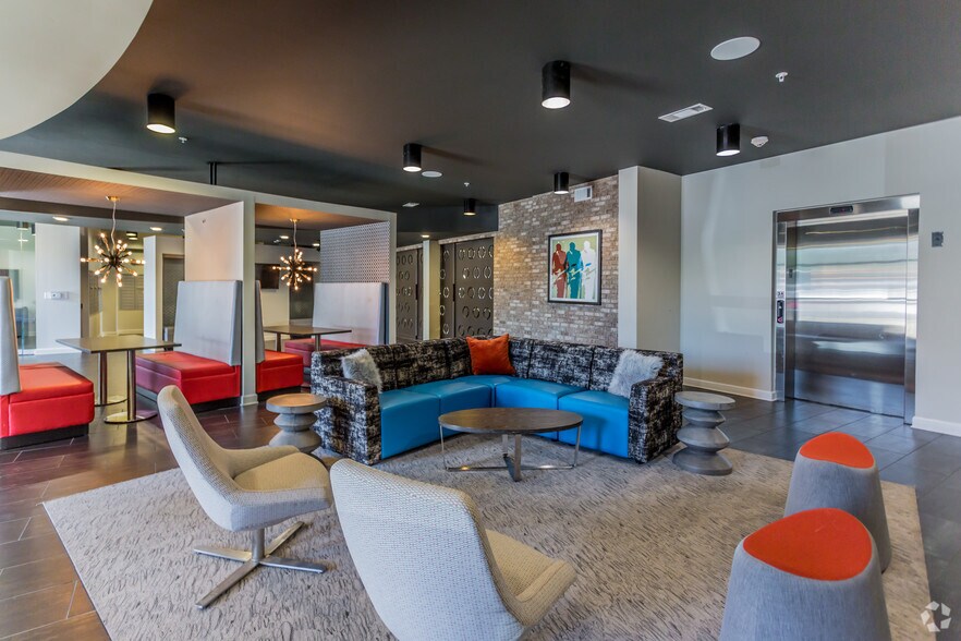 More Photos Of 395 S Highland St, Memphis Apartments For Lease