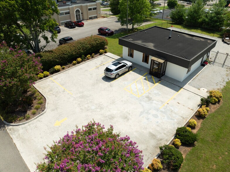 More Photos Of 6908 Office Park Cir, Knoxville Medical For Sale