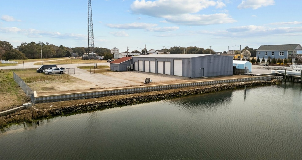 More Photos Of 427 Cedar Point Blvd, Cedar Point Warehouse For Sale