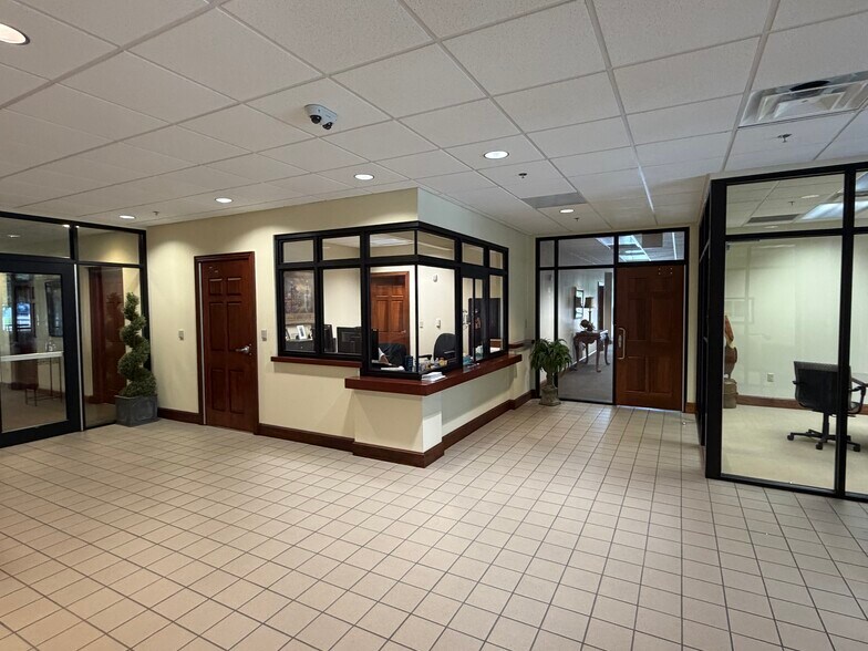 More Photos Of 4757 Oneal Ln, Baton Rouge Office For Sale
