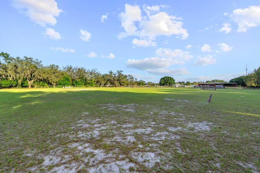 More Photos Of 7705 Gardner Rd, Tampa Specialty For Sale